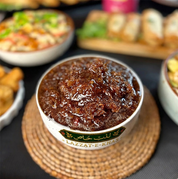 Rose Petal Gulkand Murabba (گلاب کی پتیاں مربہ (گلکند))